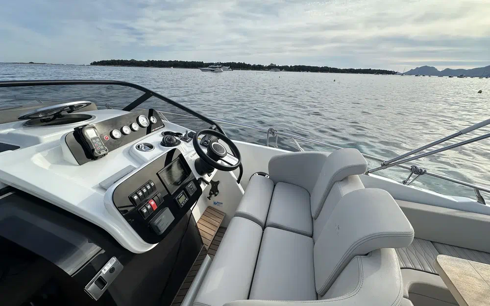 slider 14 Cranchi Endurance 30