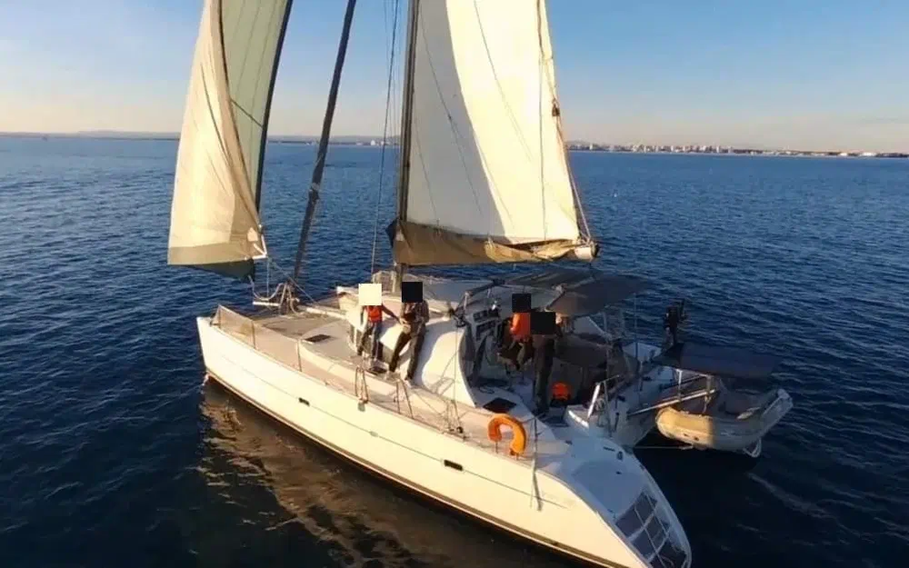 slider 1 CN Bordeaux Lagoon 380