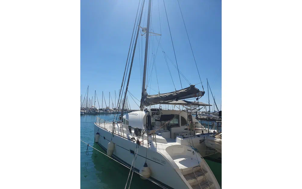 slider 2 CN Bordeaux Lagoon 380