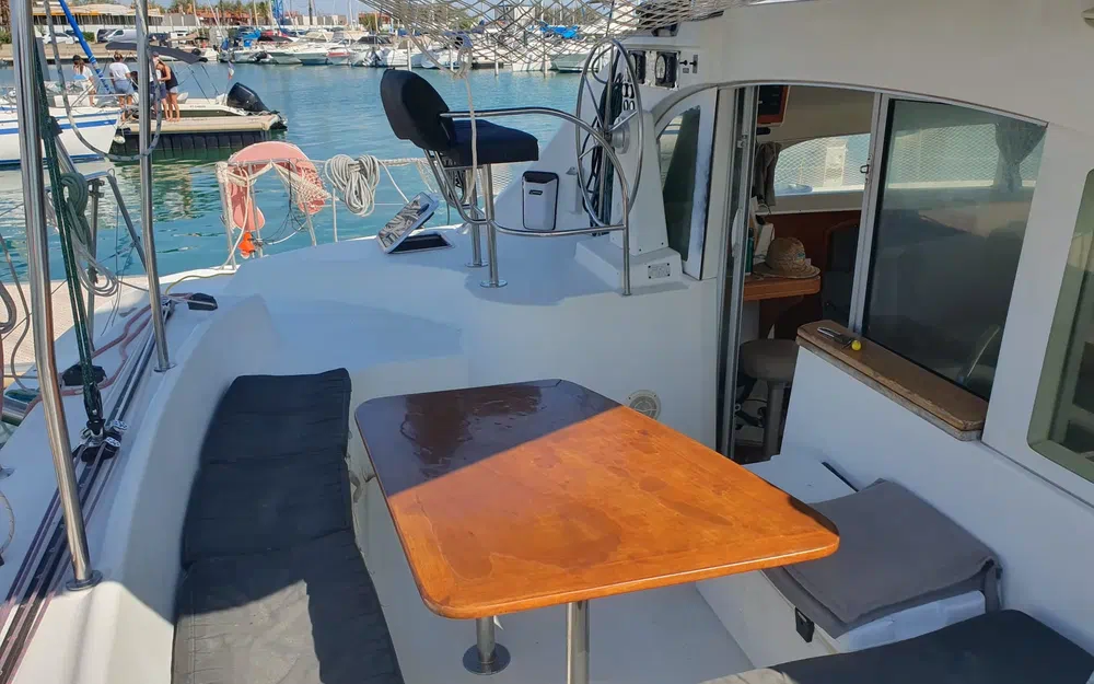 slider 3 CN Bordeaux Lagoon 380