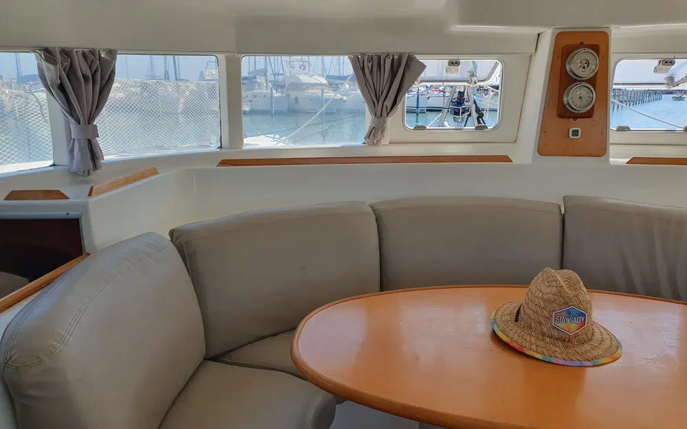 slider 5 CN Bordeaux Lagoon 380