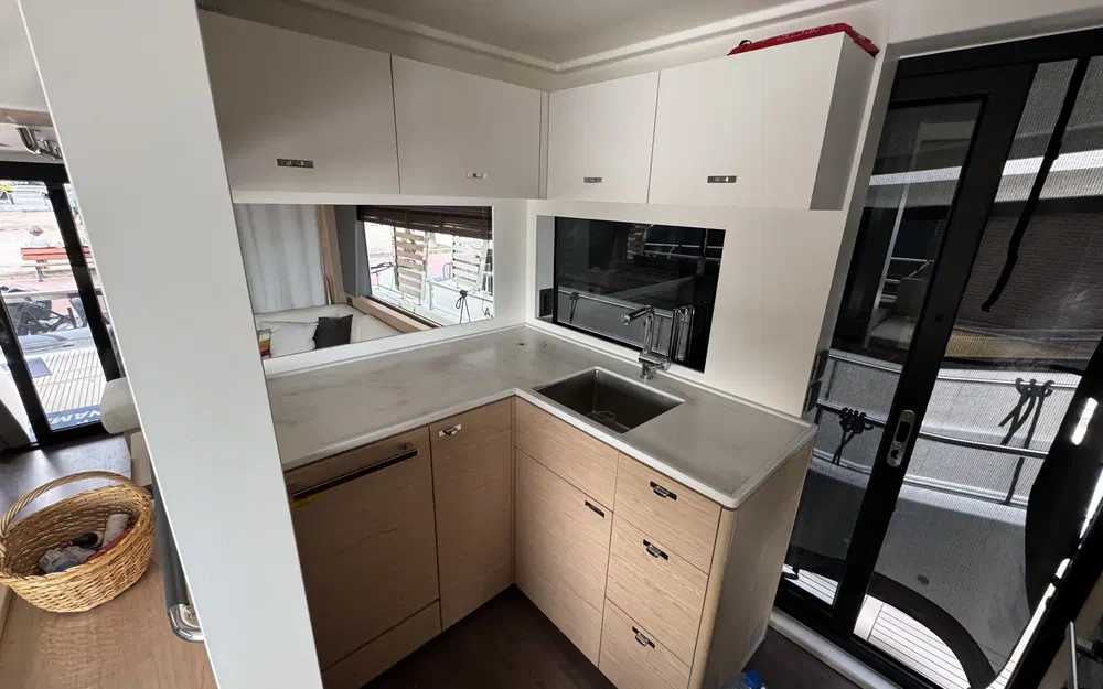 slider 13 Beneteau Grand Trawler 62