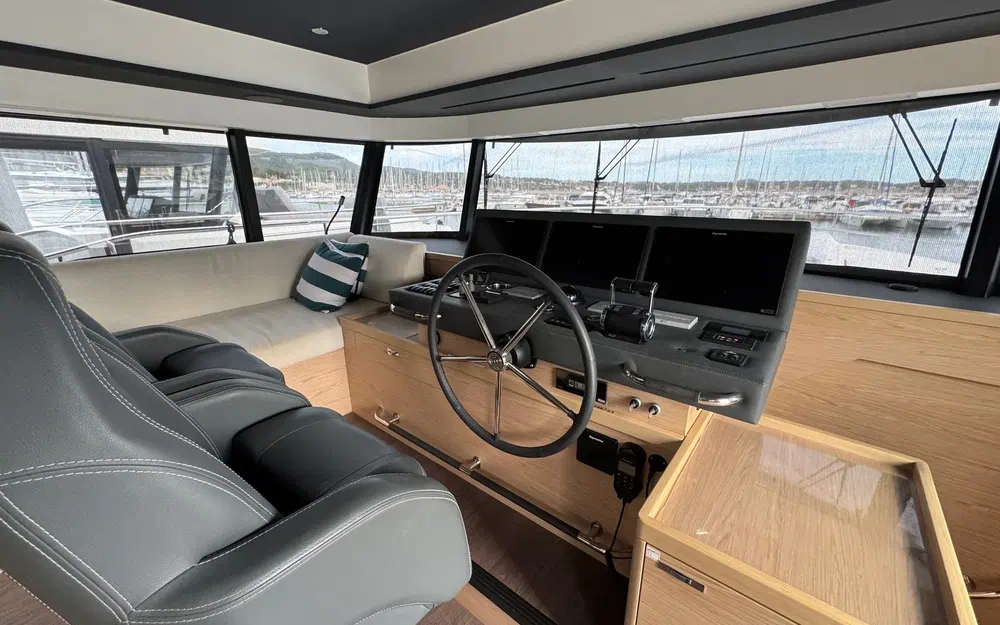 slider 20 Beneteau Grand Trawler 62