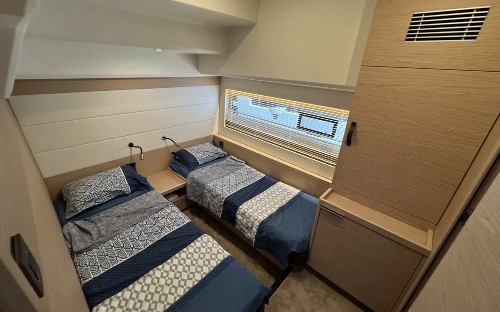 slider 24 Beneteau Grand Trawler 62