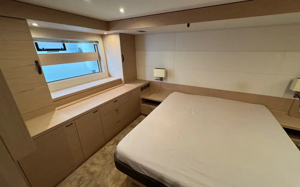 slider 30 Beneteau Grand Trawler 62
