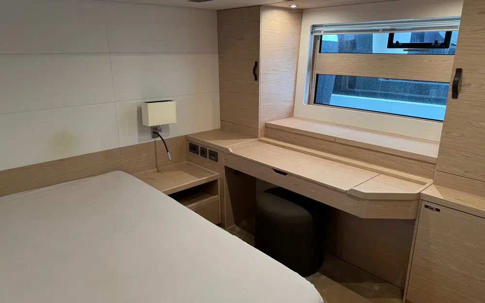 slider 31 Beneteau Grand Trawler 62