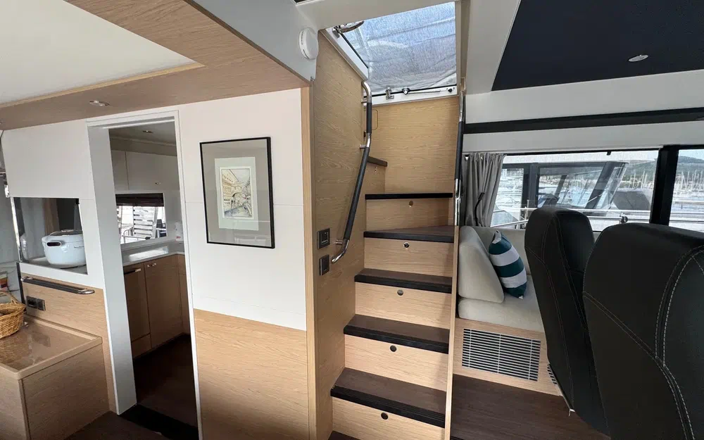 slider 36 Beneteau Grand Trawler 62