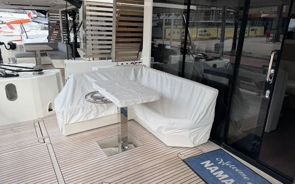slider 37 Beneteau Grand Trawler 62