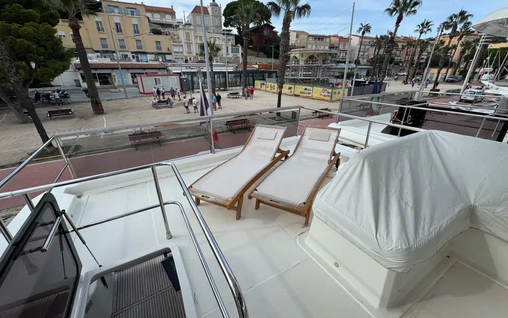 slider 38 Beneteau Grand Trawler 62