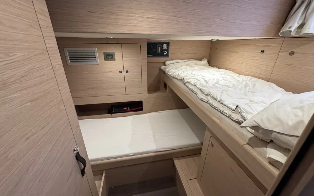 slider 43 Beneteau Grand Trawler 62