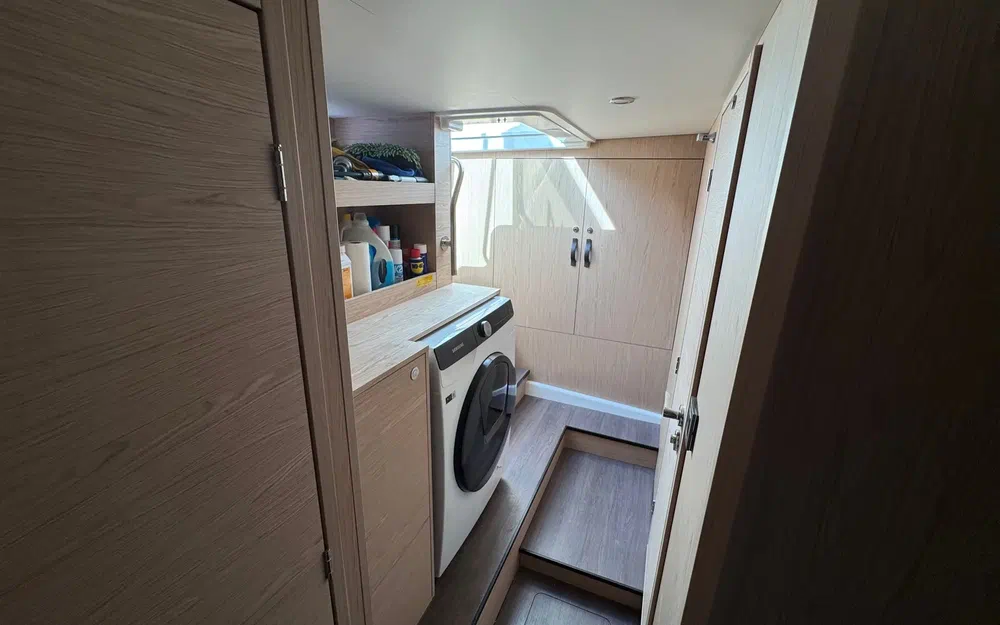 slider 49 Beneteau Grand Trawler 62