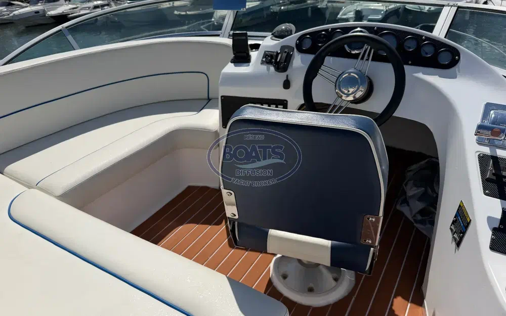 slider 6 Bayliner Cierra 2858