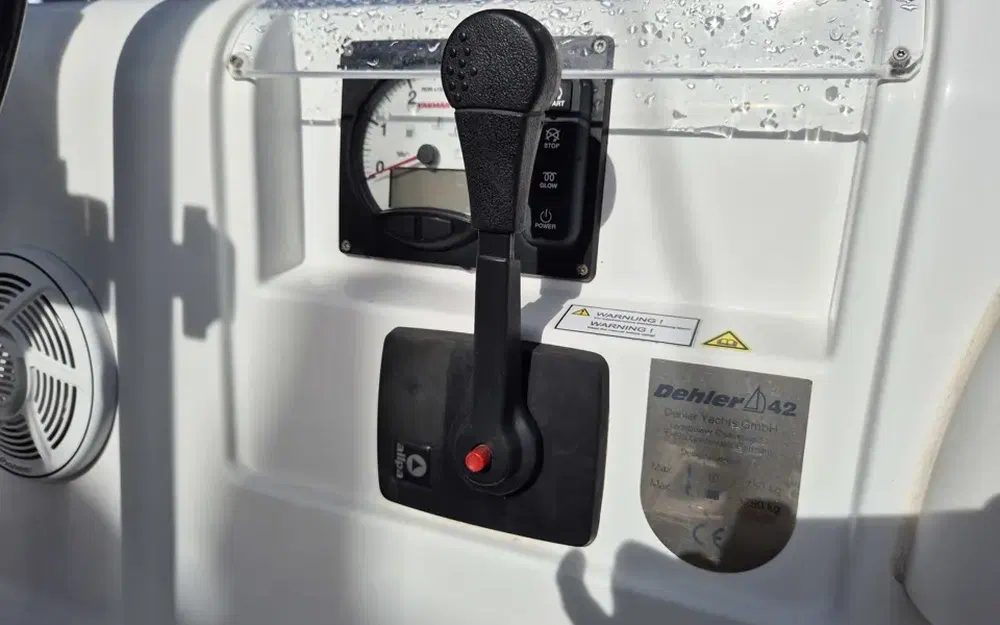 slider 11 Dehler 42