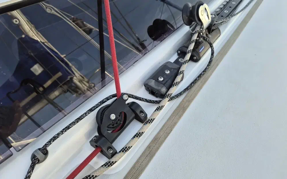slider 21 Dehler 42