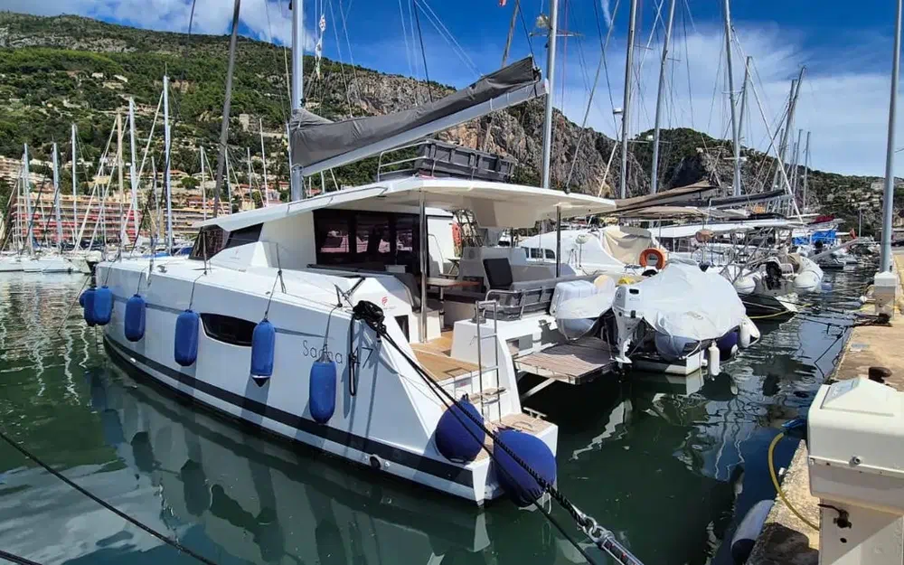 slider 0 Fountaine Pajot Saona 47