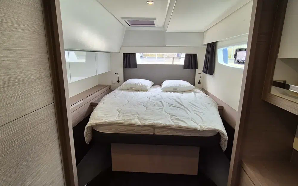 slider 11 Fountaine Pajot Saona 47