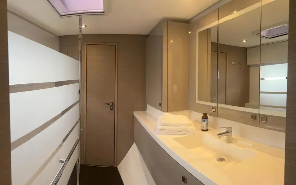 slider 14 Fountaine Pajot Saona 47