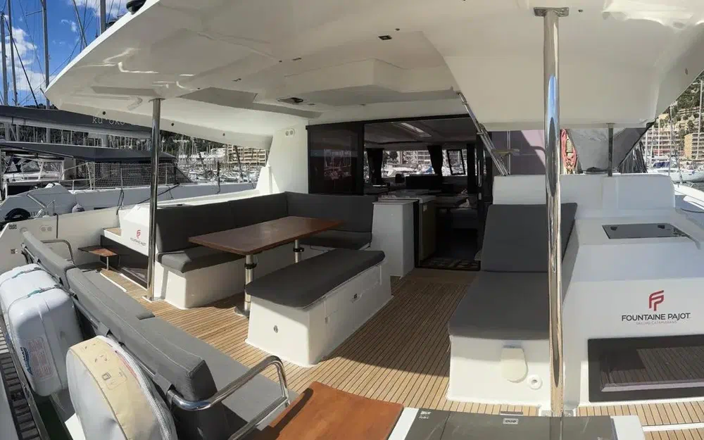 slider 1 Fountaine Pajot Saona 47