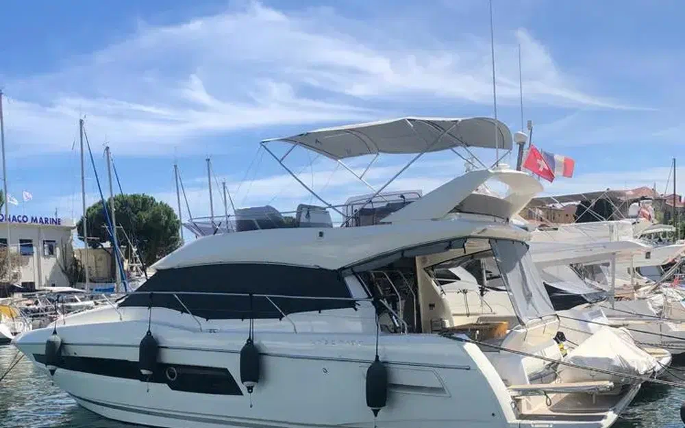 slider 0 Prestige Yachts 460 Fly