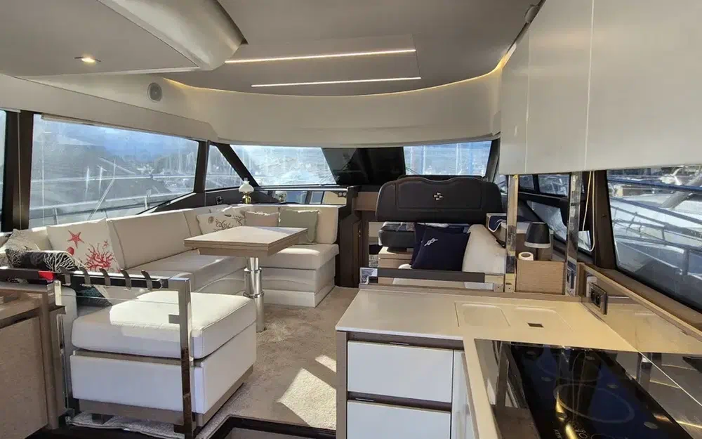 slider 3 Prestige Yachts 460 Fly
