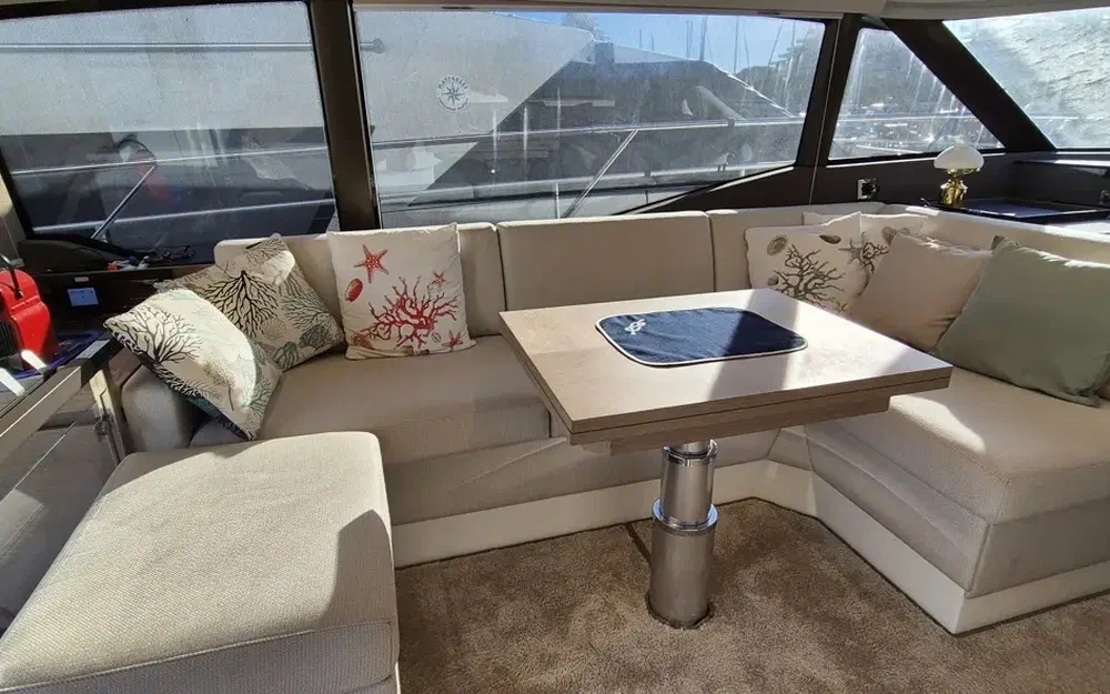 slider 4 Prestige Yachts 460 Fly