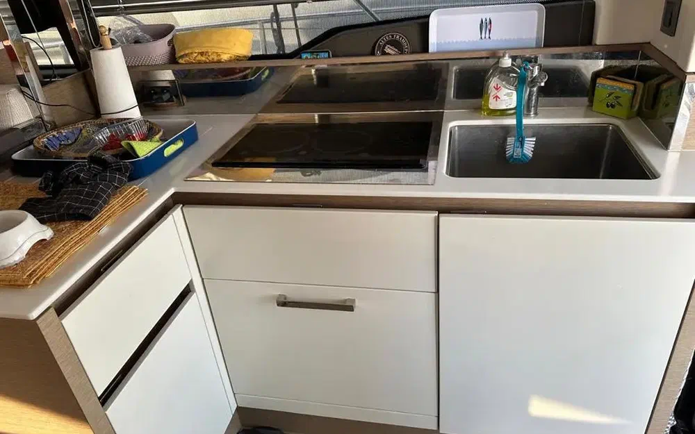 slider 8 Prestige Yachts 460 Fly