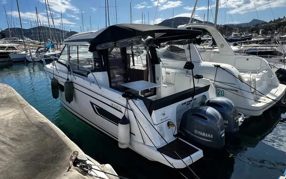 slider 0 Jeanneau Merry Fisher 895
