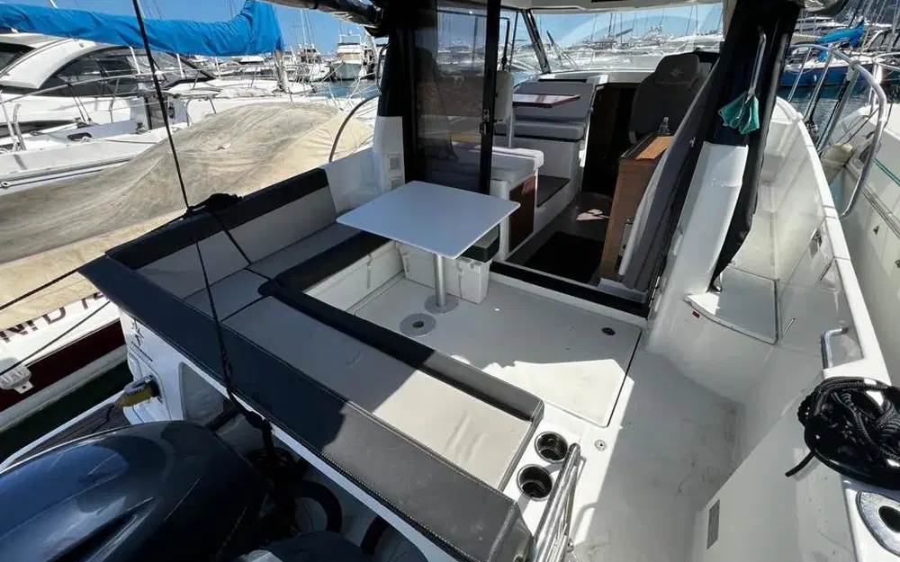 slider 2 Jeanneau Merry Fisher 895