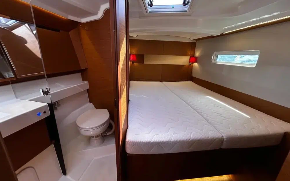slider 13 Jeanneau Sun Odyssey 410