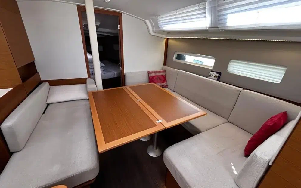 slider 14 Jeanneau Sun Odyssey 410
