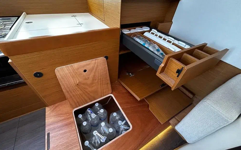 slider 15 Jeanneau Sun Odyssey 410