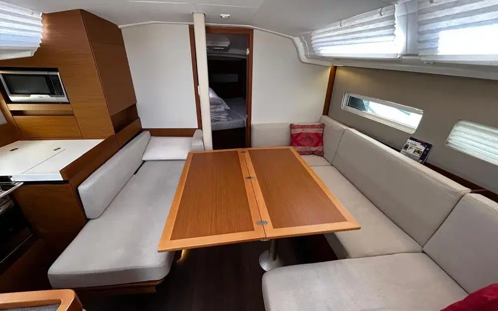 slider 16 Jeanneau Sun Odyssey 410
