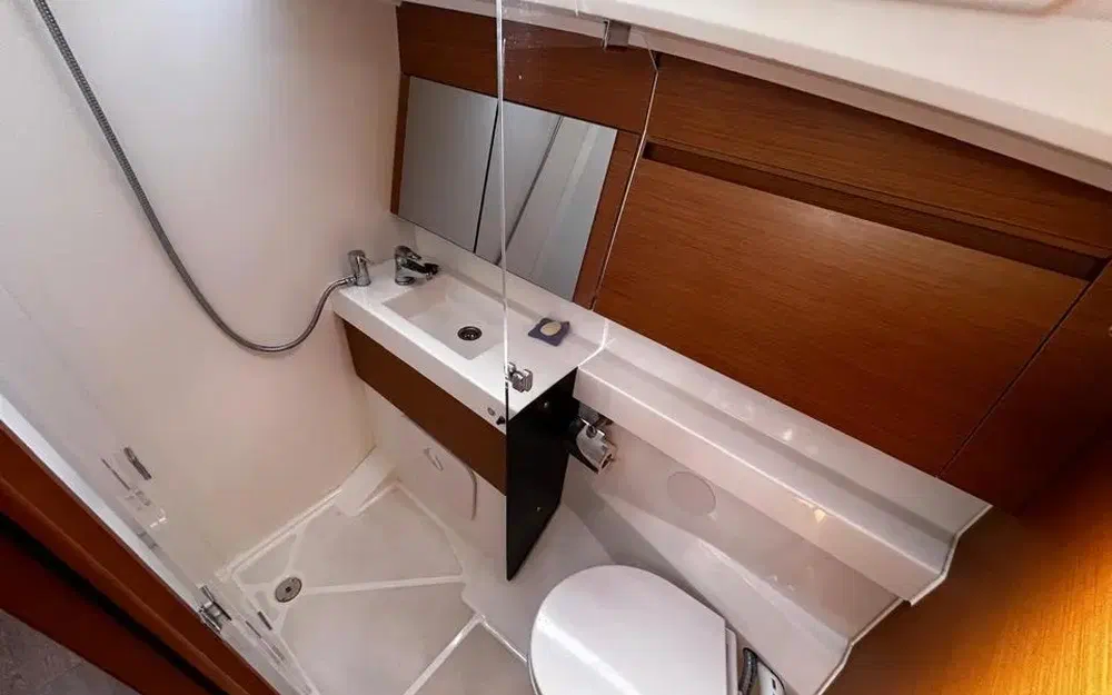 slider 18 Jeanneau Sun Odyssey 410
