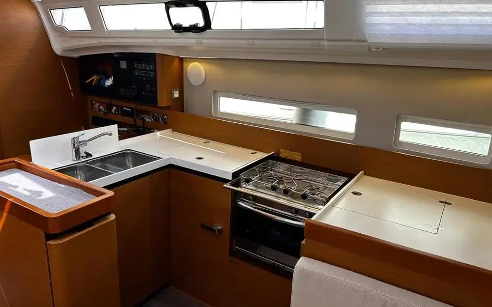 slider 21 Jeanneau Sun Odyssey 410