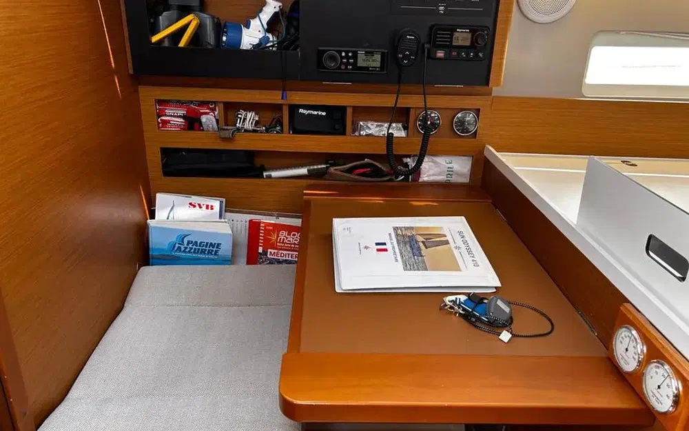 slider 22 Jeanneau Sun Odyssey 410