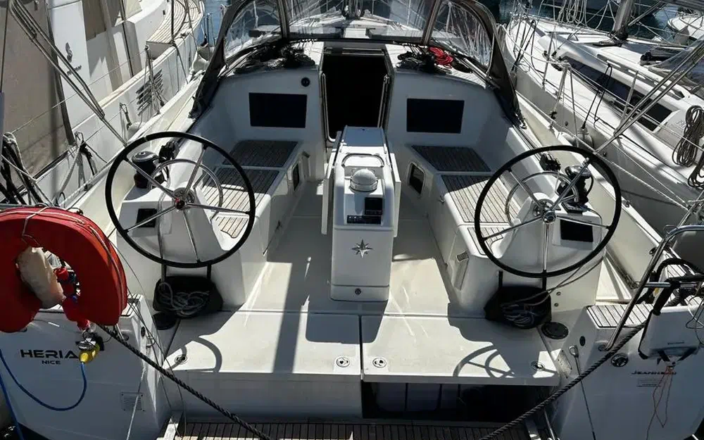slider 5 Jeanneau Sun Odyssey 410
