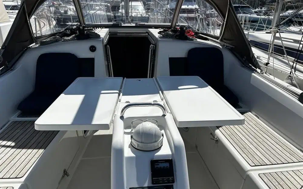 slider 6 Jeanneau Sun Odyssey 410