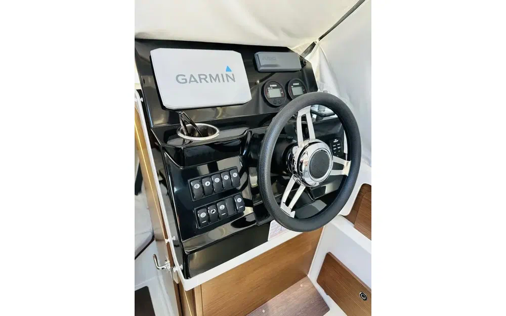 slider 4 Jeanneau Merry Fisher 795 Serie 2