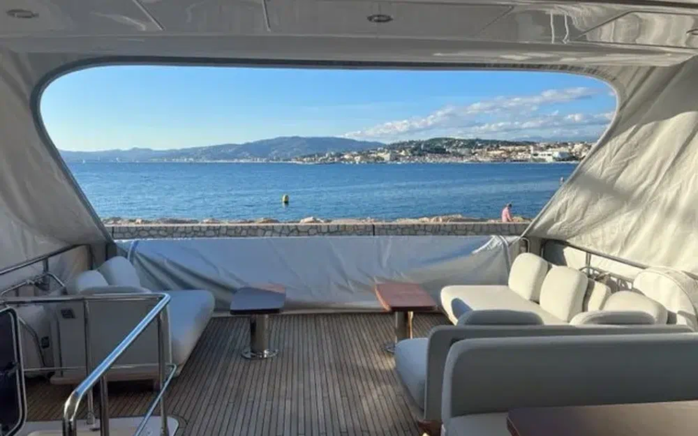 slider 13 Azimut 72 flybridge