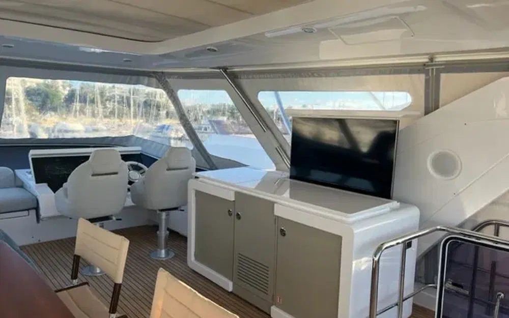slider 22 Azimut 72 flybridge