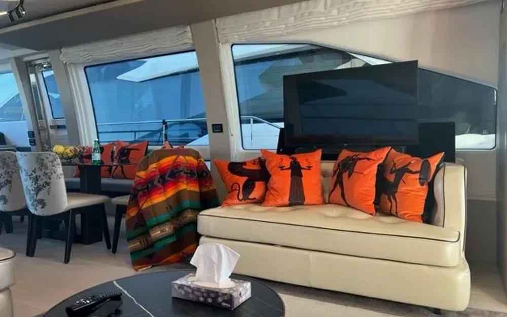 slider 23 Azimut 72 flybridge