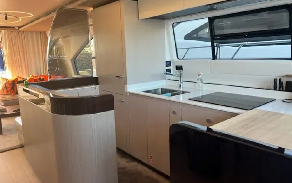 slider 25 Azimut 72 flybridge