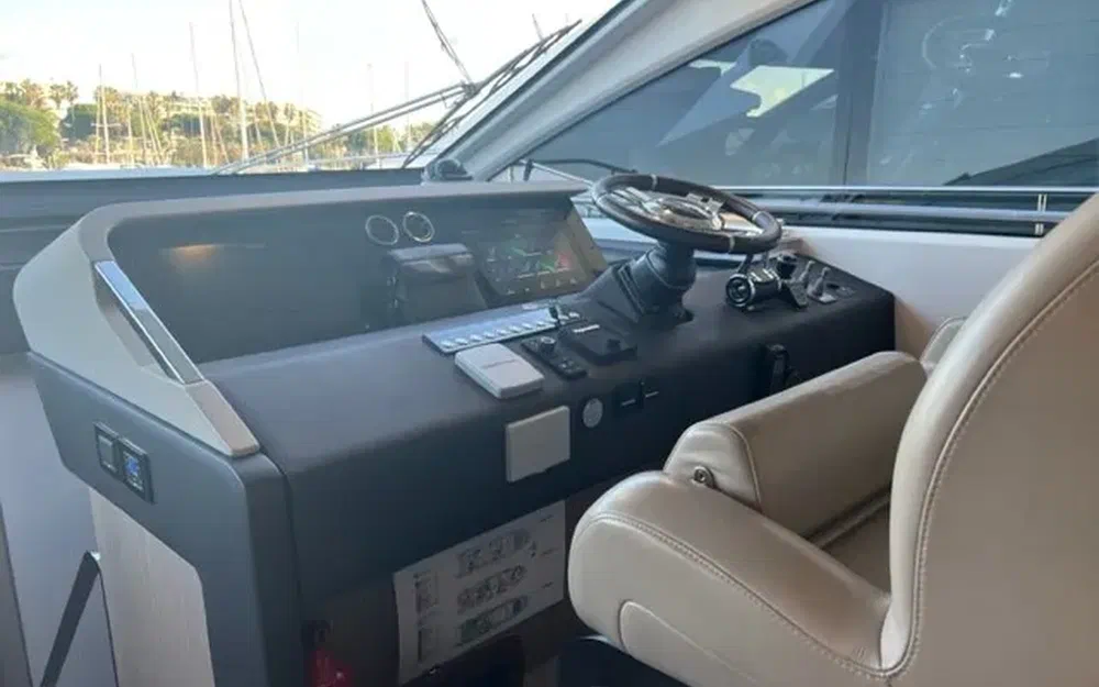 slider 26 Azimut 72 flybridge