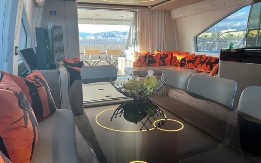 slider 27 Azimut 72 flybridge