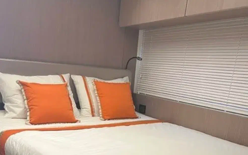 slider 5 Azimut 72 flybridge