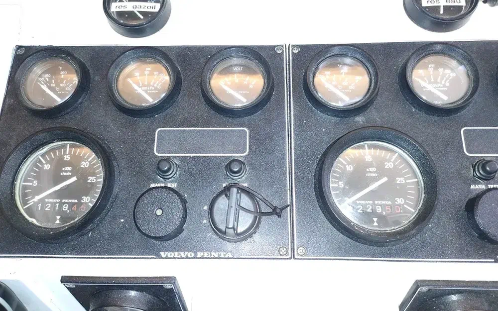 slider 29 Guy Bonnet 41