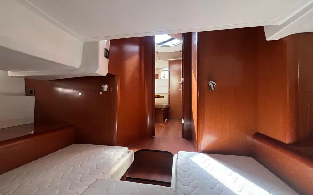 slider 11 Beneteau Gran Turismo 38
