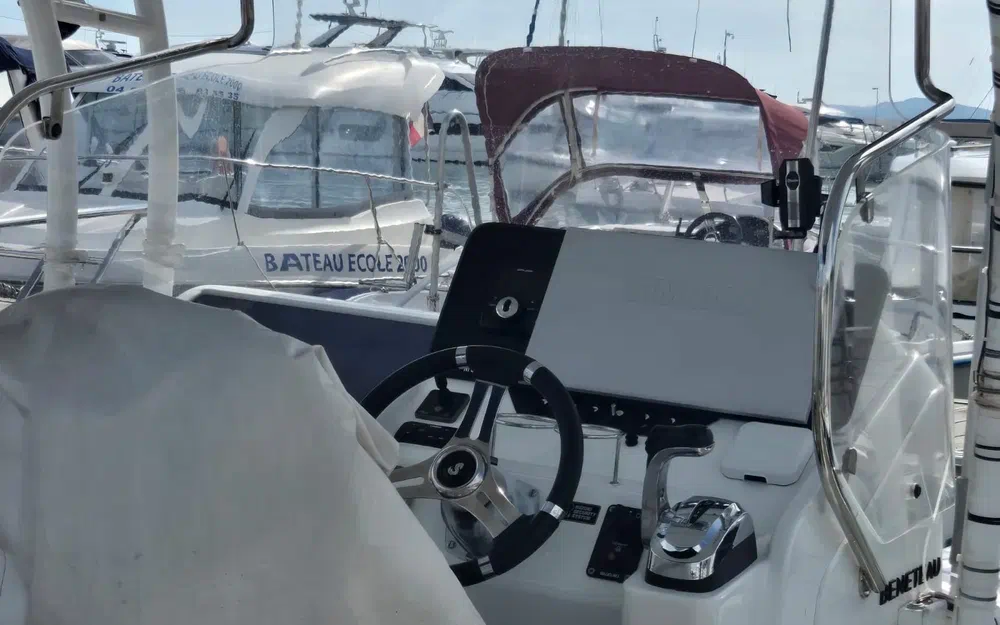 slider 12 Beneteau Flyer 8 SPACEdeck