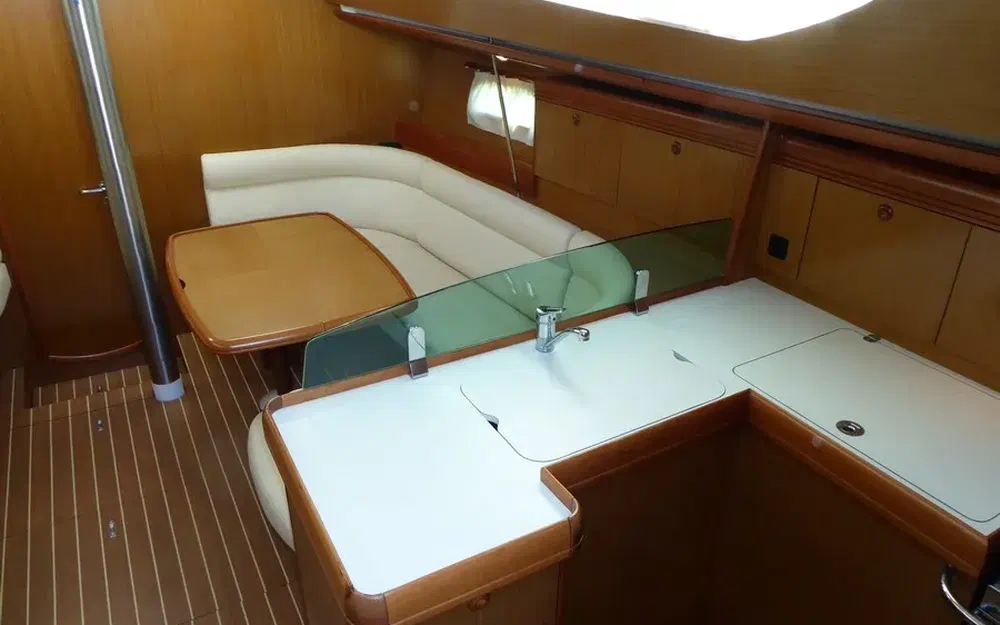 slider 11 Jeanneau Sun Odyssey 42 DS