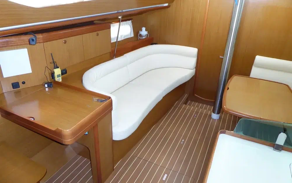 slider 12 Jeanneau Sun Odyssey 42 DS